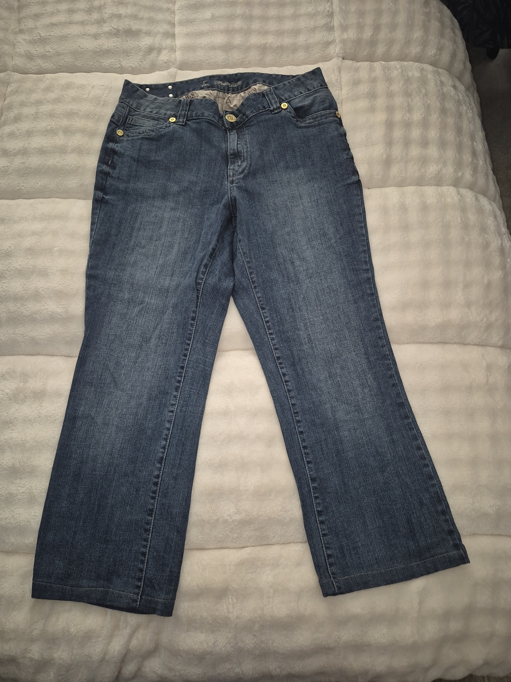 Women's Wide-Leg Flare Jeans in Dark Blue Wash